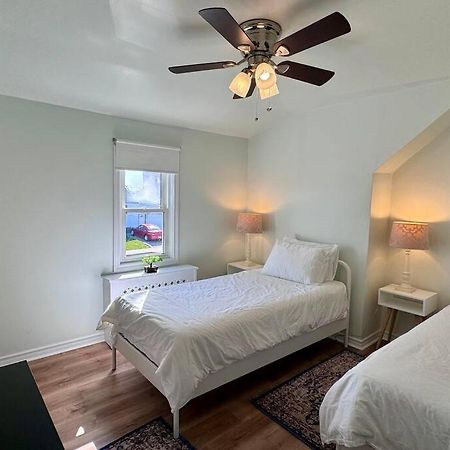 Near The Falls Two Bedroom - 5 Min Walk To Clifton Niagara Falls Zewnętrze zdjęcie