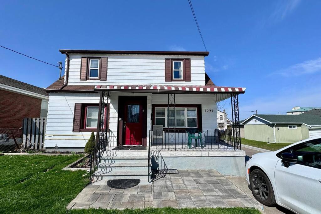 Near The Falls Two Bedroom - 5 Min Walk To Clifton Niagara Falls Zewnętrze zdjęcie